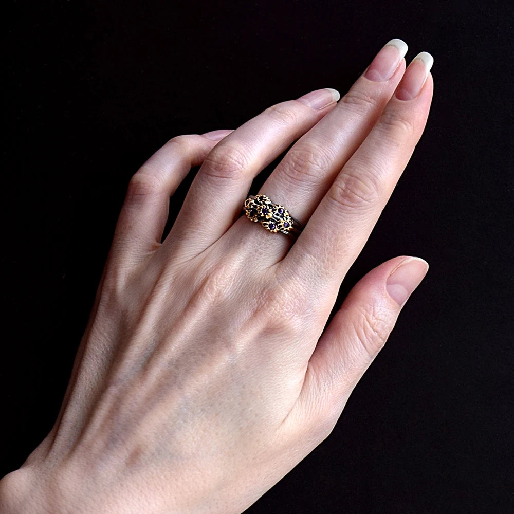 DreamCarnival 1989 Neo-Gothic Rings Women Wedding Band Golden Color Flowers with Purple Zircon Fashion Jewlery Wholesale WA11638